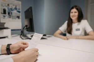 Faltas legais da mulher trabalhadora: pre-natal, exames de cancer, filho doente e art. 473 da CLT